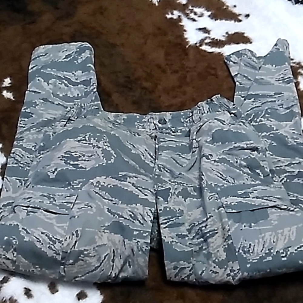 34 short mens US Military Air Force utility pants camo Color.